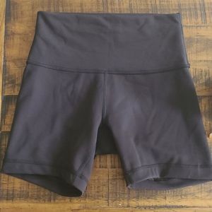 NWOT Lululemon Wunder Under Shorts